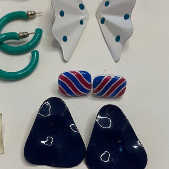 Vintage 1980/ 90's earrings lot. 39 pairs. Pierced  ears all styles. - Picture 12 of 16